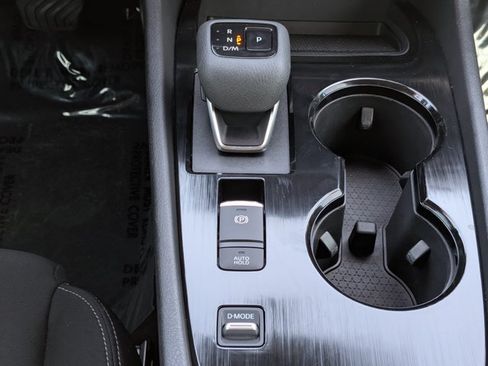 Certified 2024 Nissan Rogue S FWD image 20