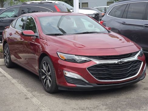 Used 2020 Chevrolet Malibu RS FWD image 2