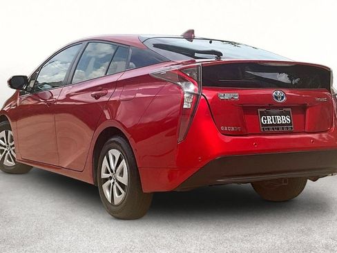 Used 2017 Toyota Prius Four FWD image 16