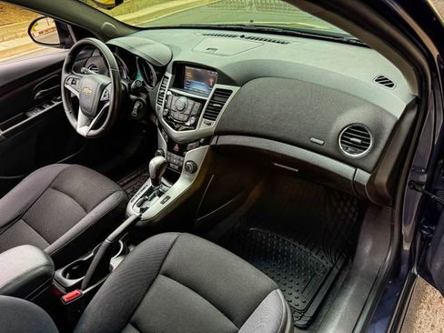 Used 2013 Chevrolet Cruze LT w/ Technology Package FWD image 13