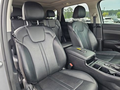 Used 2021 Kia Sorento S w/ Panoramic Sunroof Package AWD/4WD image 11