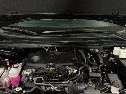 Used 2026 Toyota Sienna XSE FWD image 27