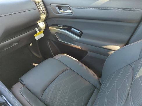 New 2025 Nissan Pathfinder Platinum w/ Lighting Package (N92) image 29