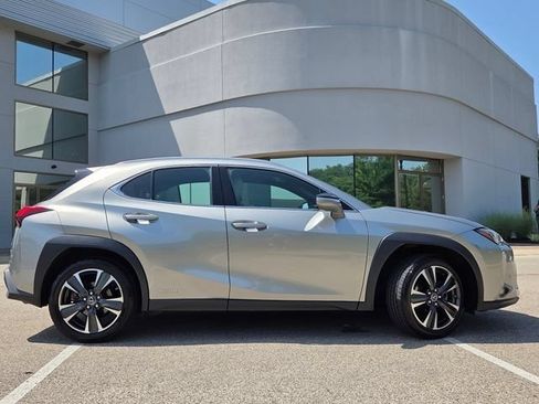 Used 2021 Lexus UX 250h w/ Accessory Package (Z1) AWD/4WD image 27