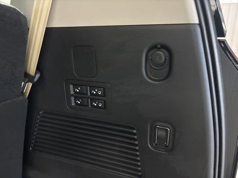 New 2026 Nissan Armada Platinum image 14