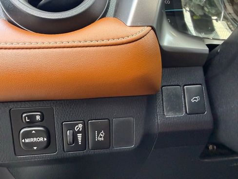 Used 2016 Toyota RAV4 Limited AWD/4WD image 11