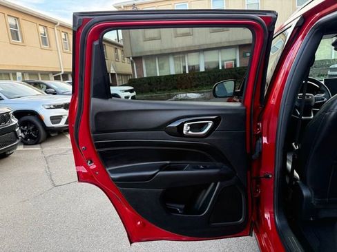 Used 2022 Jeep Compass Limited image 28