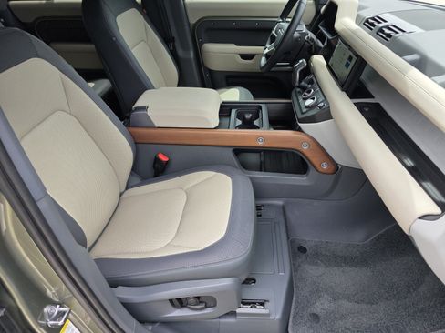 Certified 2023 Land Rover Defender 110 X-Dynamic SE AWD/4WD image 3