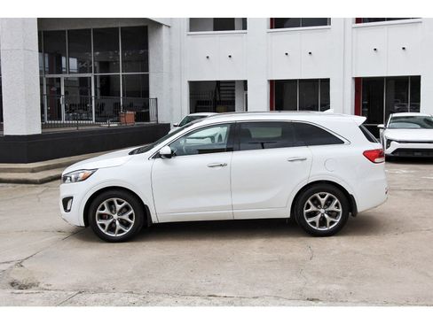 Used 2016 Kia Sorento SX FWD image 4