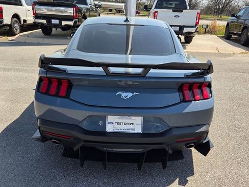 Used 2024 Ford Mustang Coupe image 7