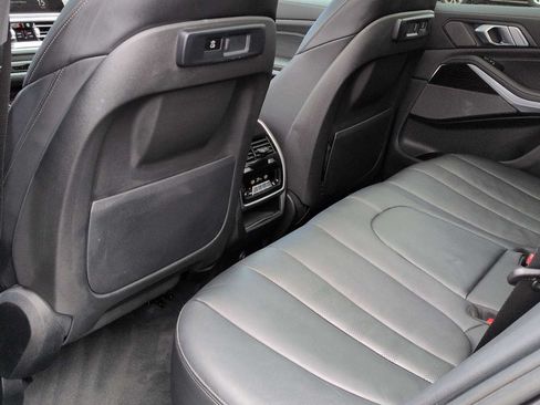 Used 2021 BMW X5 xDrive40i w/ M Sport Package AWD/4WD image 19