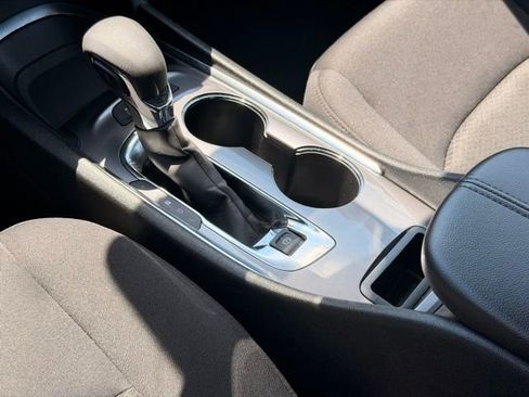 Used 2025 Chevrolet Malibu LT FWD image 17