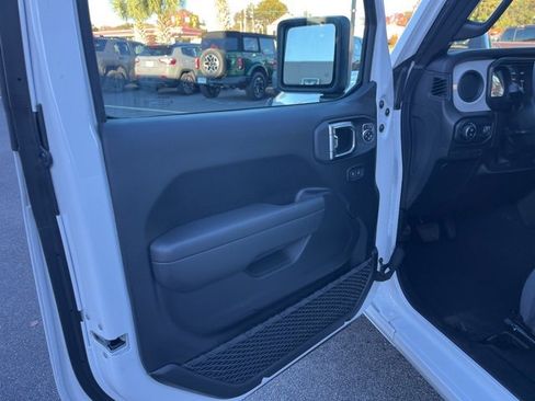 New 2026 Jeep Gladiator Sport image 5