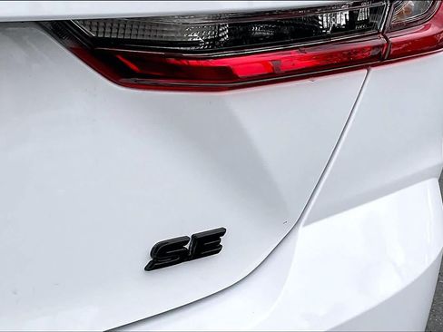 Used 2026 Toyota Camry SE w/ Convenience Package FWD image 9