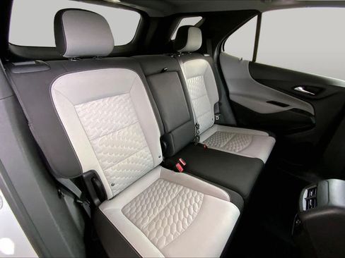 Used 2021 Chevrolet Equinox LT FWD image 20