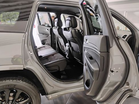 Used 2021 Jeep Grand Cherokee Laredo X RWD image 92