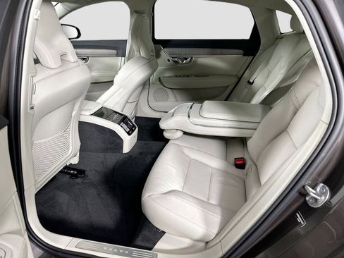 New 2025 Volvo S90 B6 Plus image 23
