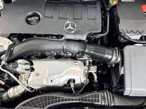 Used 2023 Mercedes-Benz GLA 250 4MATIC w/ Premium Package image 28