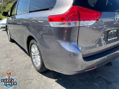 Used 2014 Toyota Sienna XLE image 88