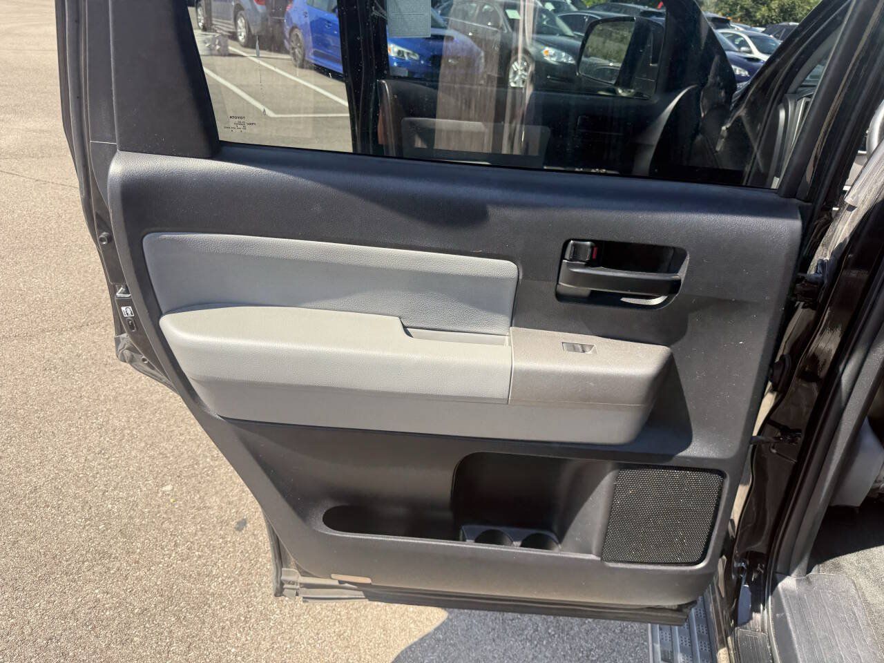 Used 2017 Toyota Sequoia SR5 RWD image 18