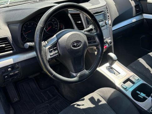 Used 2013 Subaru Outback 2.5i Premium AWD/4WD image 17