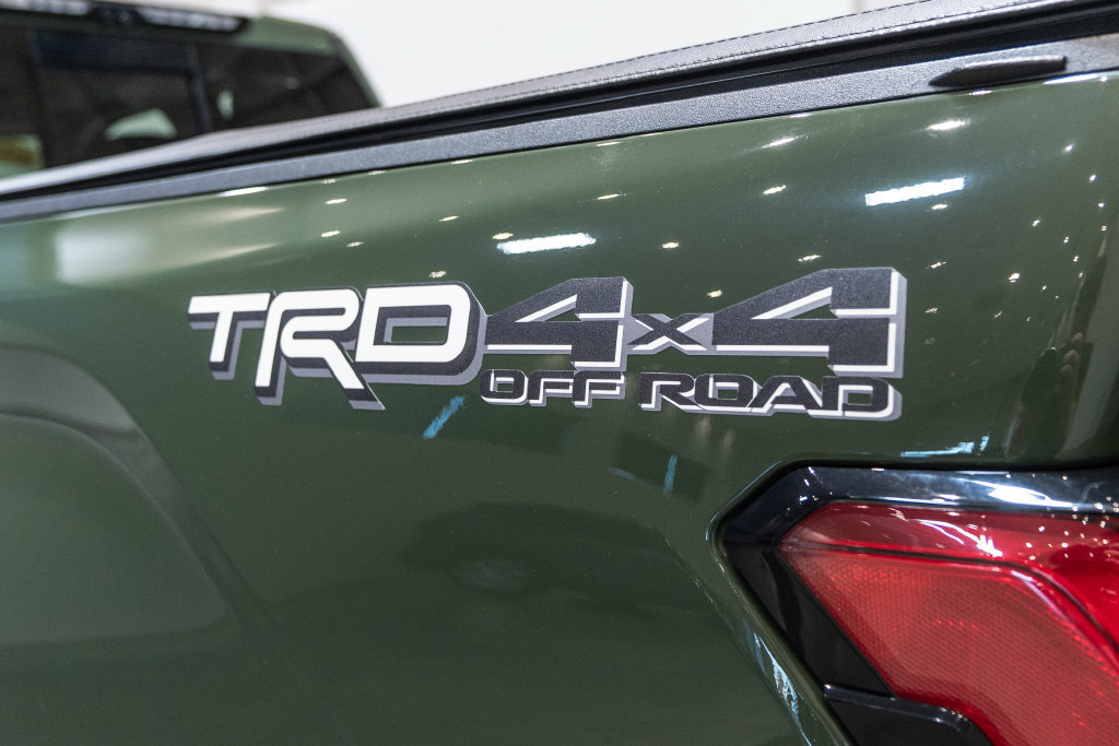 Used 2022 Toyota Tundra Limited w/ TRD Off-Road Package AWD/4WD image 11