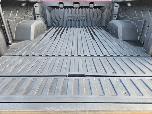 Used 2025 GMC Sierra 1500 AT4 w/ AT4 Premium Package image 31