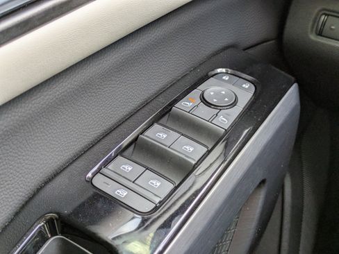 New 2026 Nissan Pathfinder SL FWD image 28
