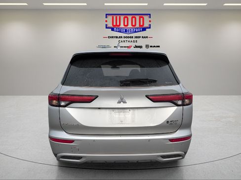 Used 2024 Mitsubishi Outlander AWD image 4