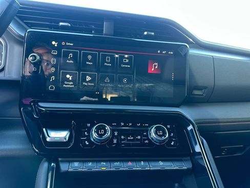 Used 2024 GMC Sierra 2500 AT4 w/ AT4 Premium Plus Package image 24