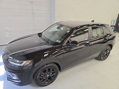 Used 2023 Honda HR-V Sport image 3
