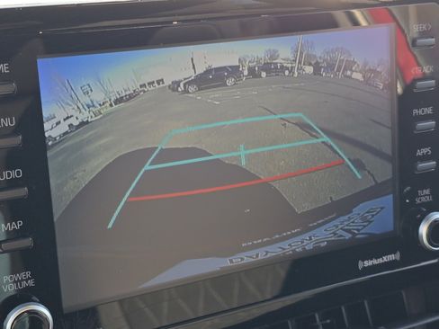 Used 2022 Toyota Corolla Cross LE image 3