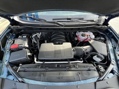 New 2025 Chevrolet Suburban Premier image 56