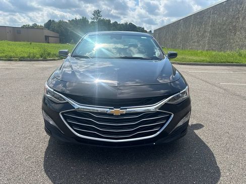 Used 2024 Chevrolet Malibu LT FWD image 2
