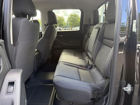 Used 2026 Nissan Frontier SV w/ SV Convenience Package AWD/4WD image 32