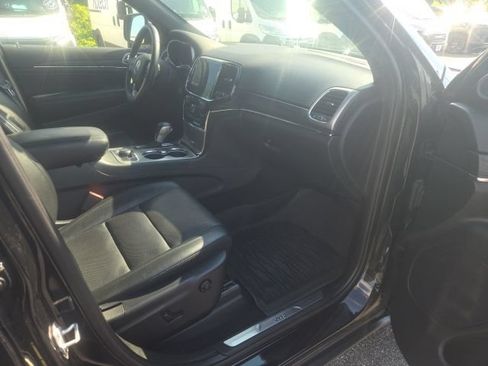Used 2020 Jeep Grand Cherokee Limited w/ Luxury Group II AWD/4WD image 21