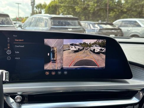 Certified 2024 Cadillac Lyriq Luxury AWD/4WD image 21