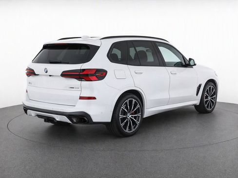Used 2024 BMW X5 xDrive40i w/ M Sport Package AWD/4WD image 4