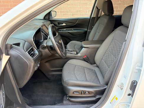 Used 2020 Chevrolet Equinox LT FWD image 12
