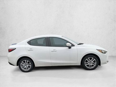 Certified 2018 Toyota Yaris iA image 4