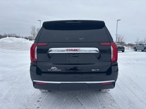 Used 2021 GMC Yukon SLT w/ SLT Luxury Package image 4