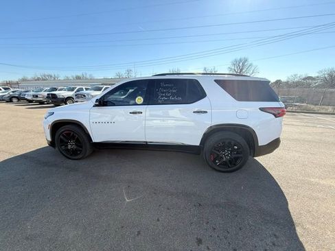 Used 2023 Chevrolet Traverse Premier w/ Redline Edition FWD image 3
