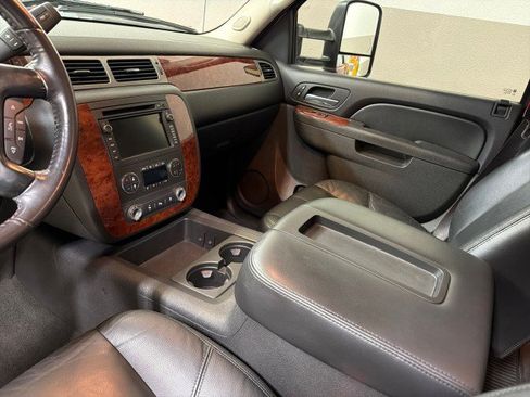 Used 2010 Chevrolet Silverado 2500 LTZ w/ Convenience Package image 20