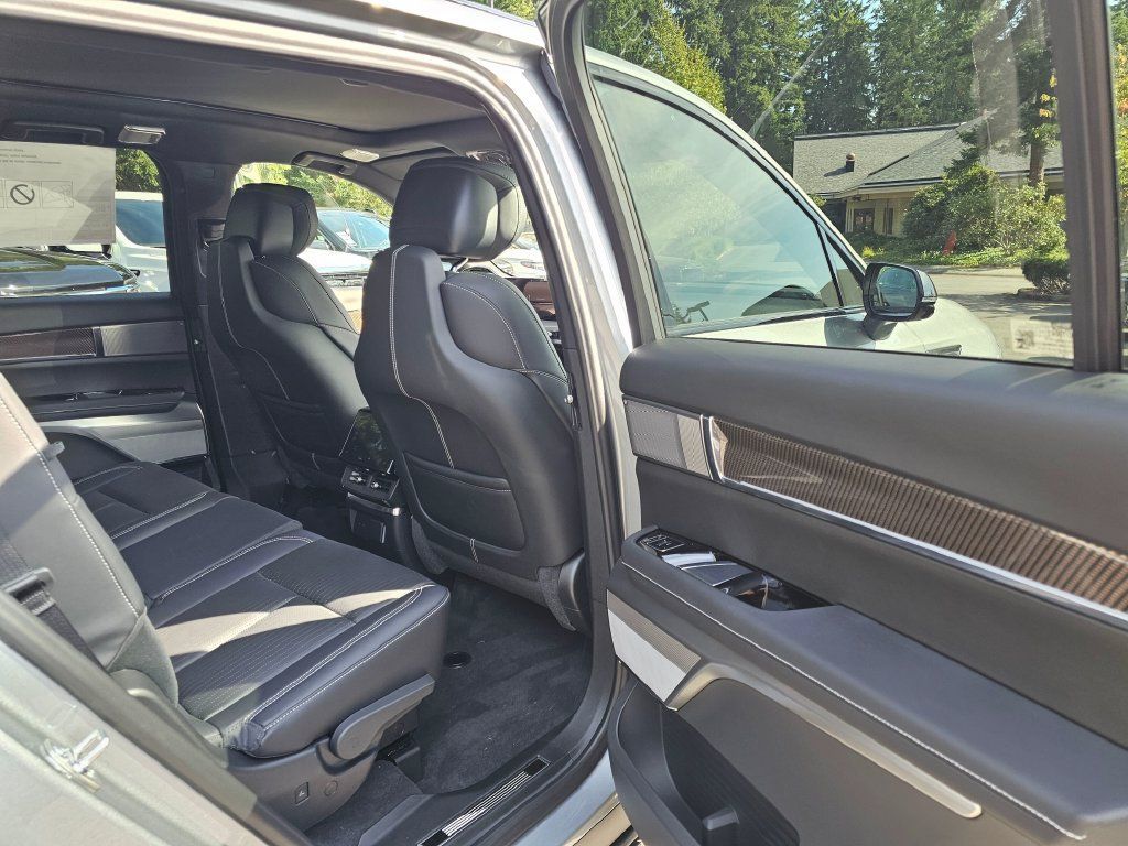 New 2027 Cadillac Vistiq Luxury AWD/4WD image 14