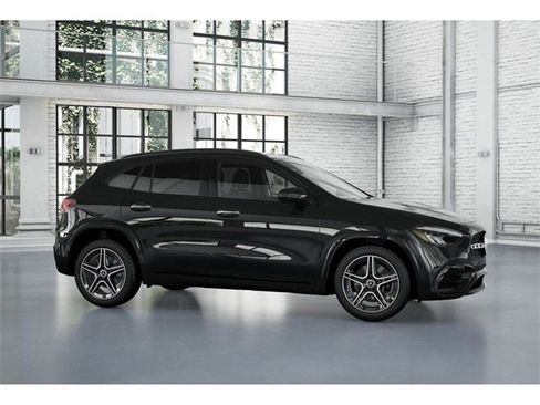 New 2025 Mercedes-Benz GLA 250 4MATIC image 14