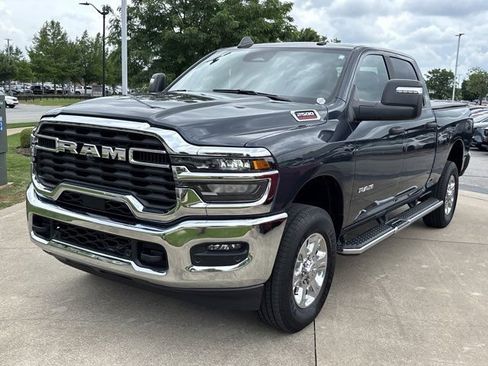 Used 2025 RAM 2500 Big Horn AWD/4WD image 12