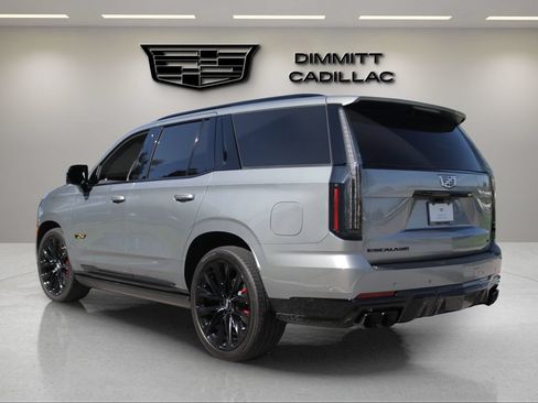 Certified 2025 Cadillac Escalade V w/ LPO, ONYX Package AWD/4WD image 7