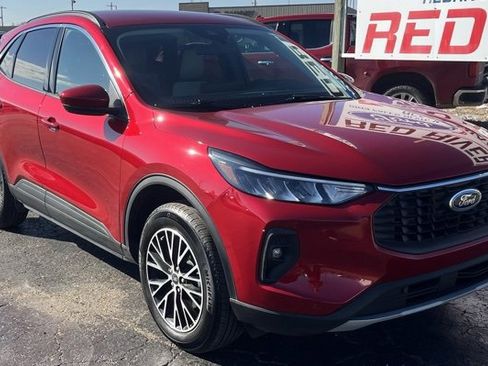 Used 2024 Ford Escape SE image 2