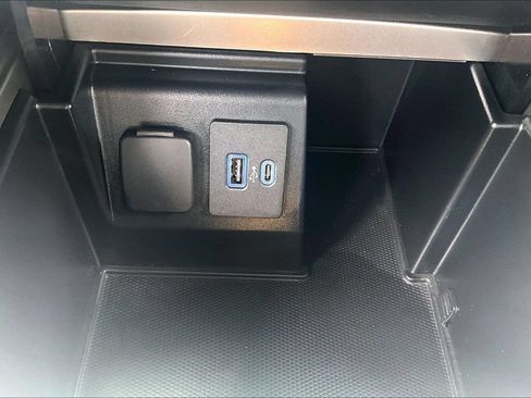 Used 2020 Ford Explorer Limited RWD image 34