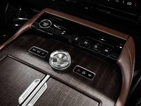 Used 2025 Lincoln Navigator Reserve AWD/4WD image 27